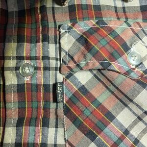 Sweet vintage Levi’s button up, warm rich colors.